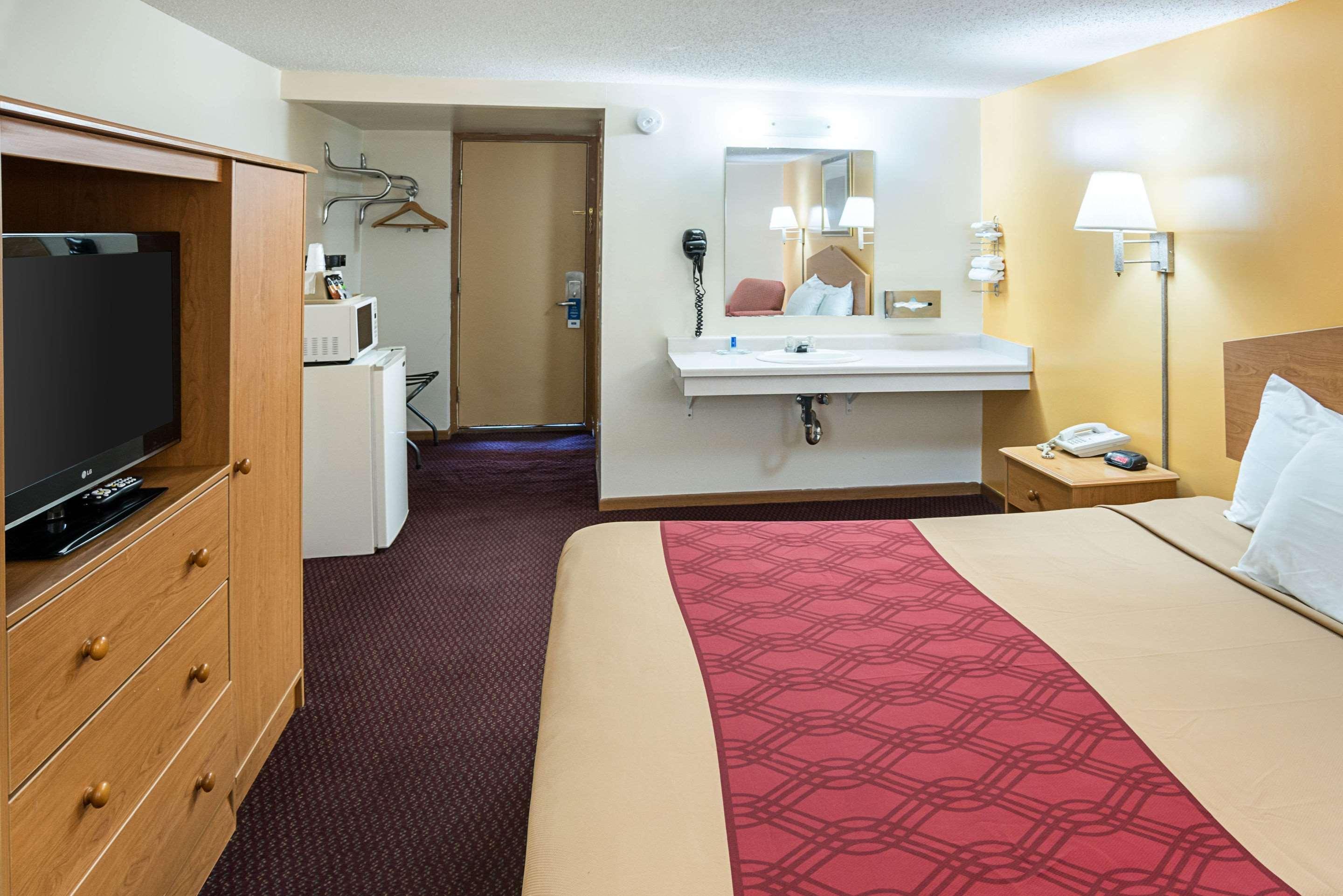 Rodeway Inn & Suites Austin Zewnętrze zdjęcie