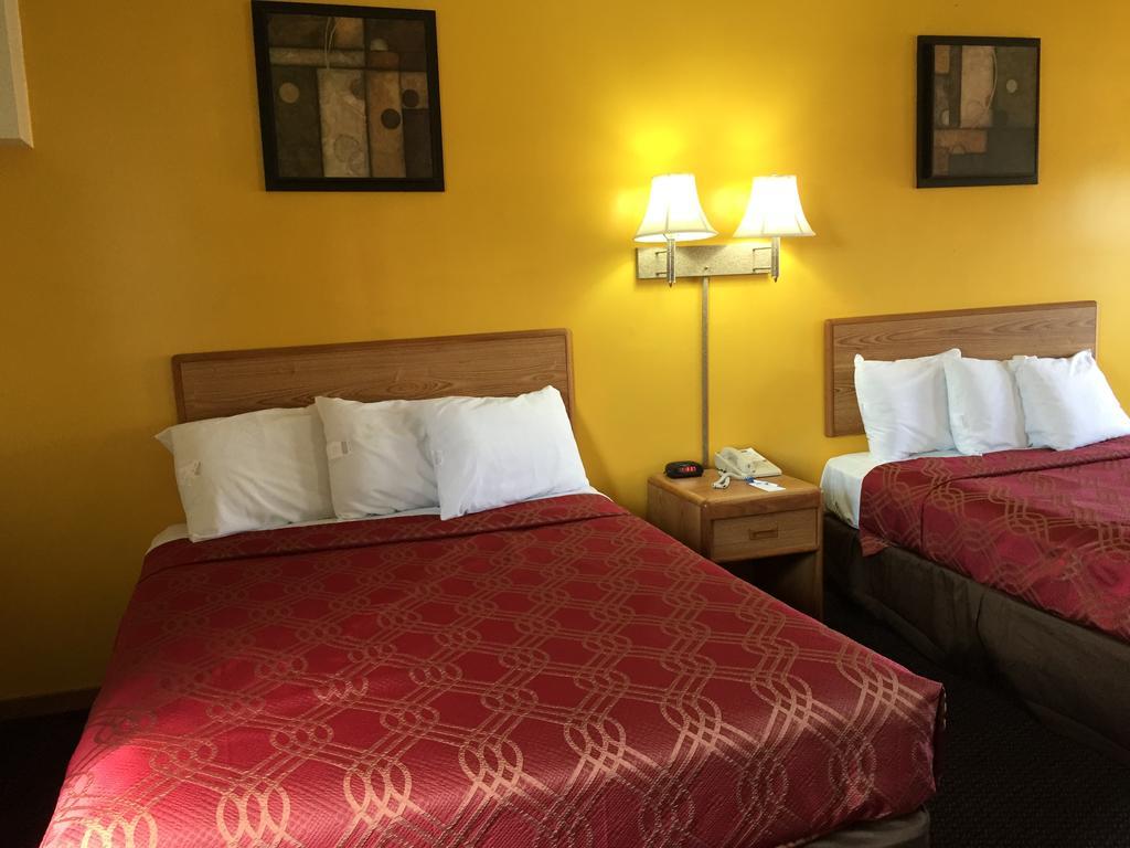 Rodeway Inn & Suites Austin Zewnętrze zdjęcie
